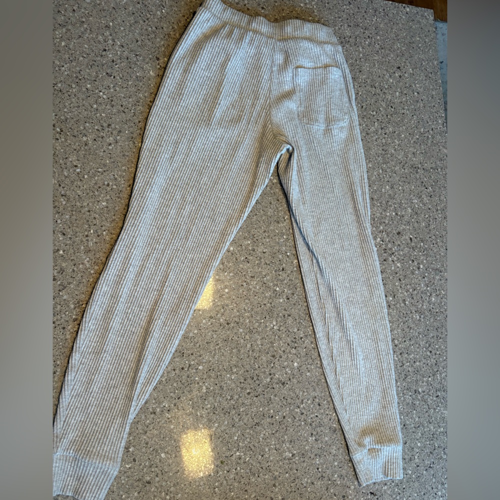 Alo | Muse Sweatpant XS - Picture 7 of 10